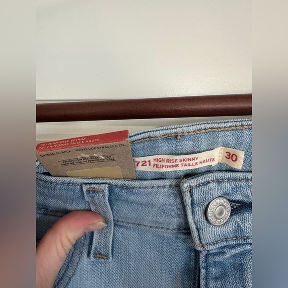 Levi's 721 Light Blue High Rise Skinny Jeans - Picture 2 of 3